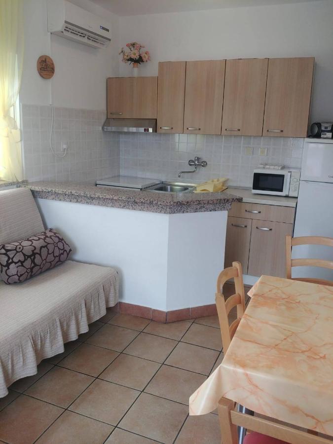 Apartments With A Parking Space Kornic, Krk - 5306 Экстерьер фото